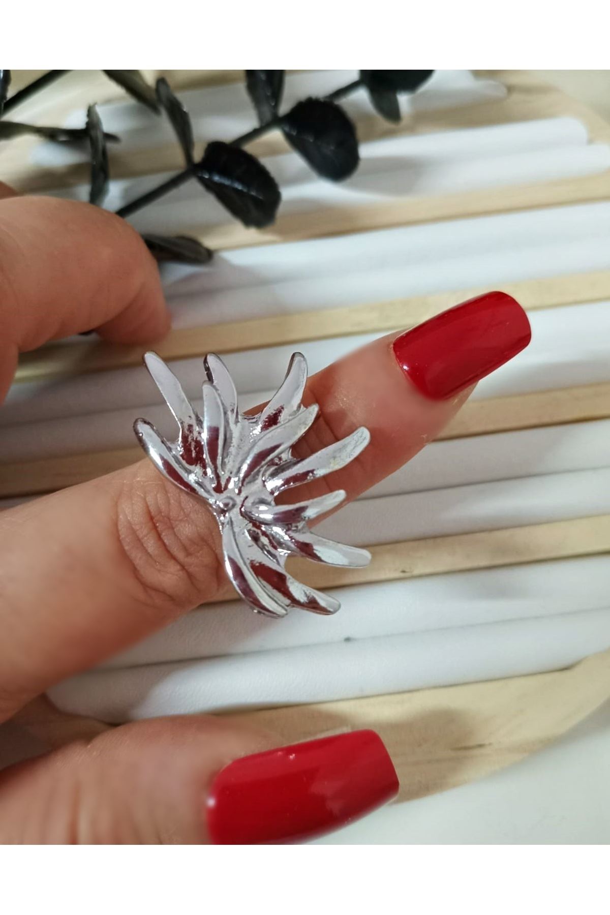 Gümüş Ayarlanabilir Yarım Çiçek Yüzük 4cm
