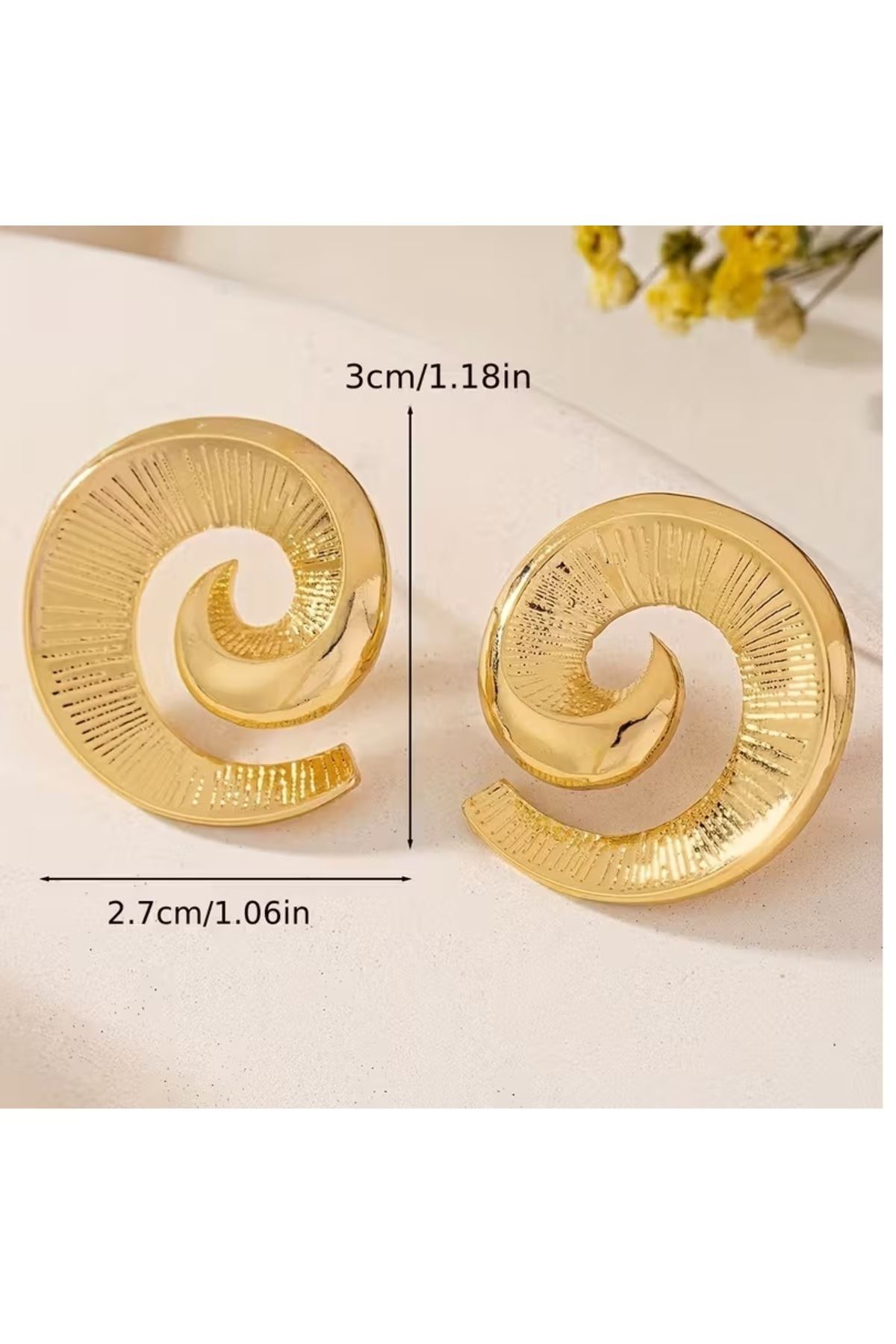 Gold Vintage Sarmal Kadın Küpe