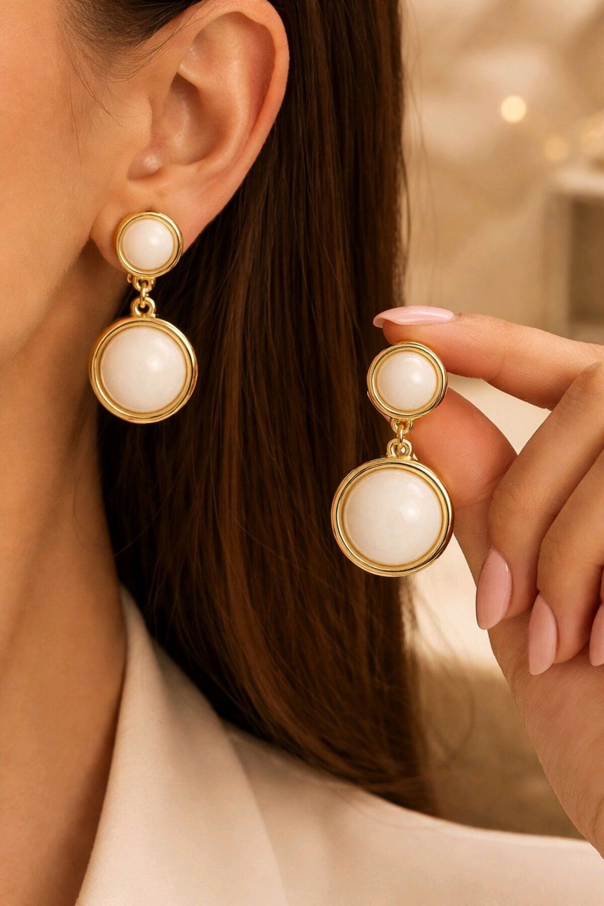 Gold Krem Boncuklu Sallantılı Küpe
