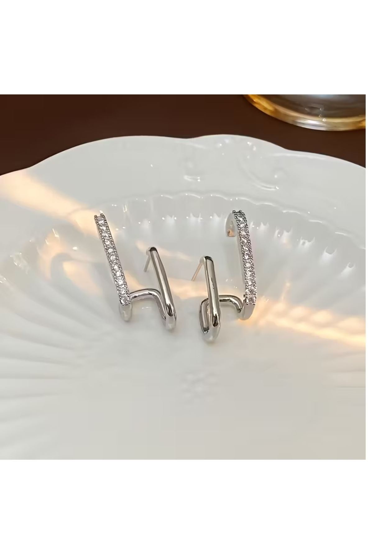 Gümüş Taşlı Geometrik Kadın Küpe