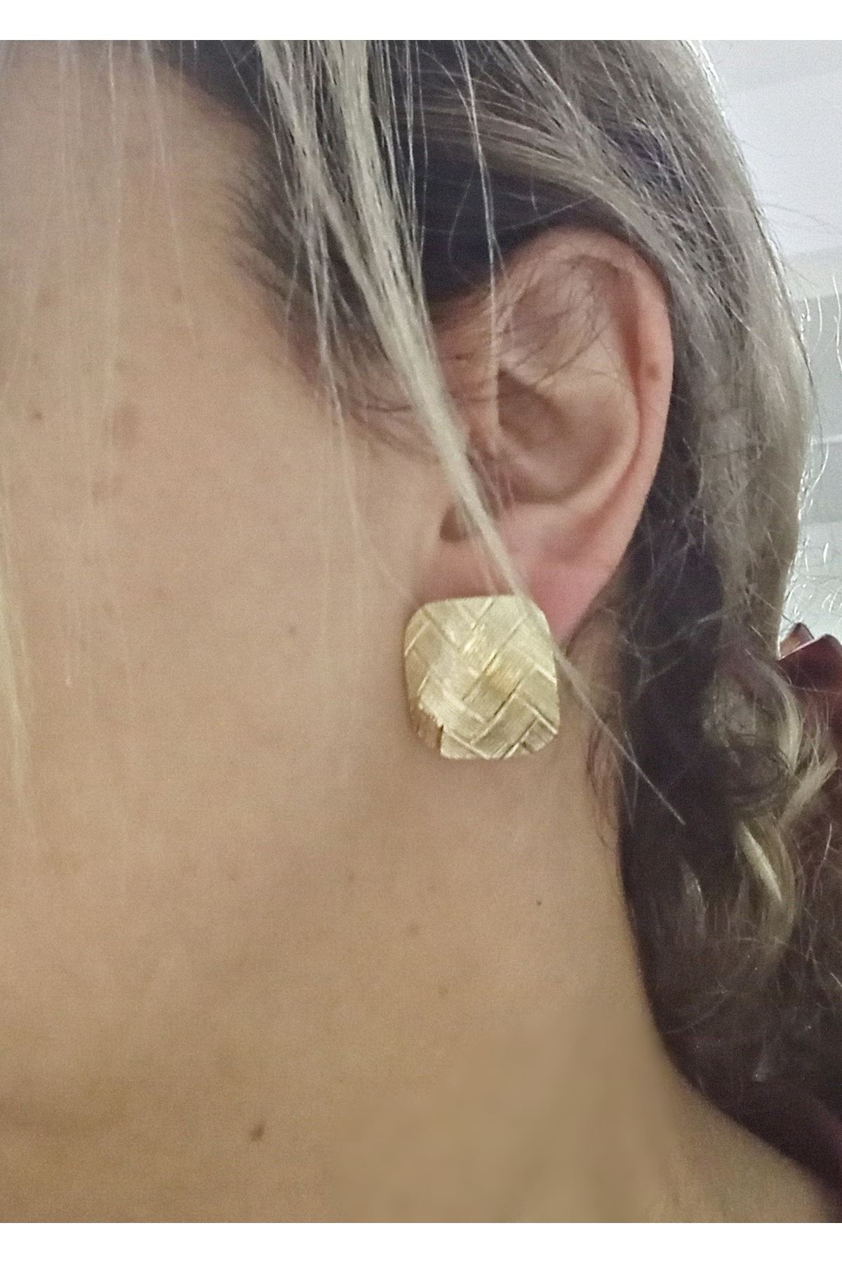 Gold Ekose Plaka Kadın Küpe