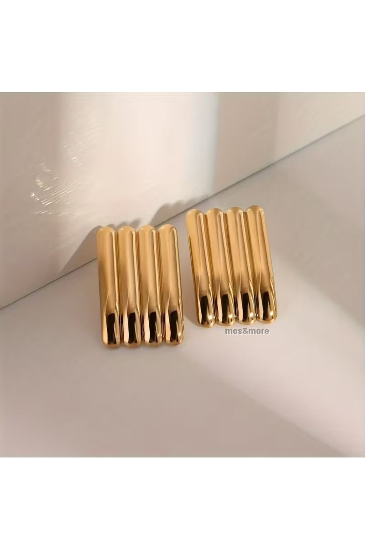 Gold Dörtgen Plaka Kadın Küpe