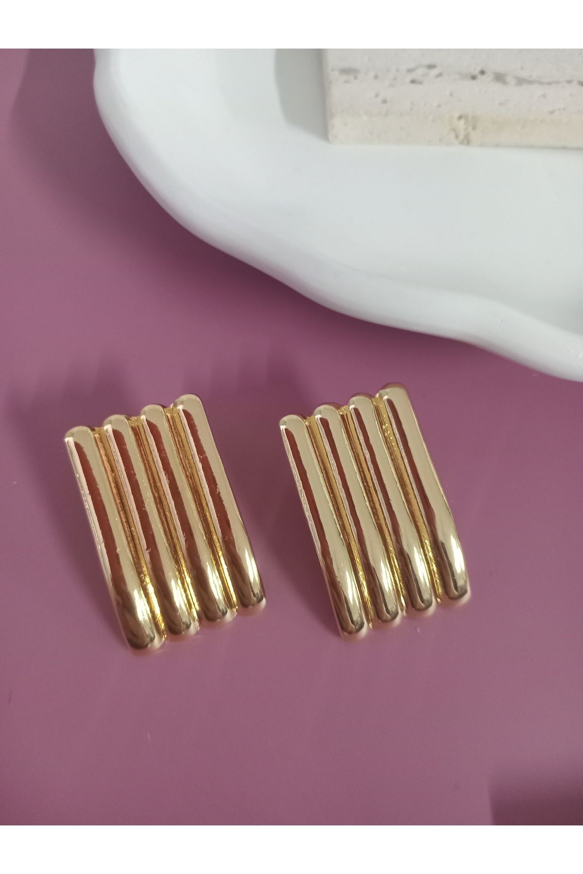 Gold Dörtgen Plaka Kadın Küpe