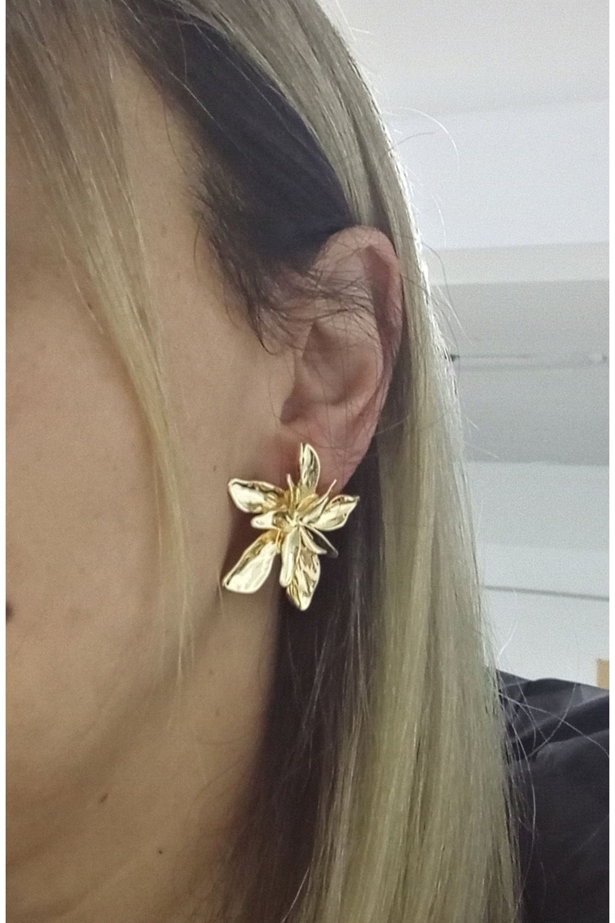 Gold Çiçek Küpe