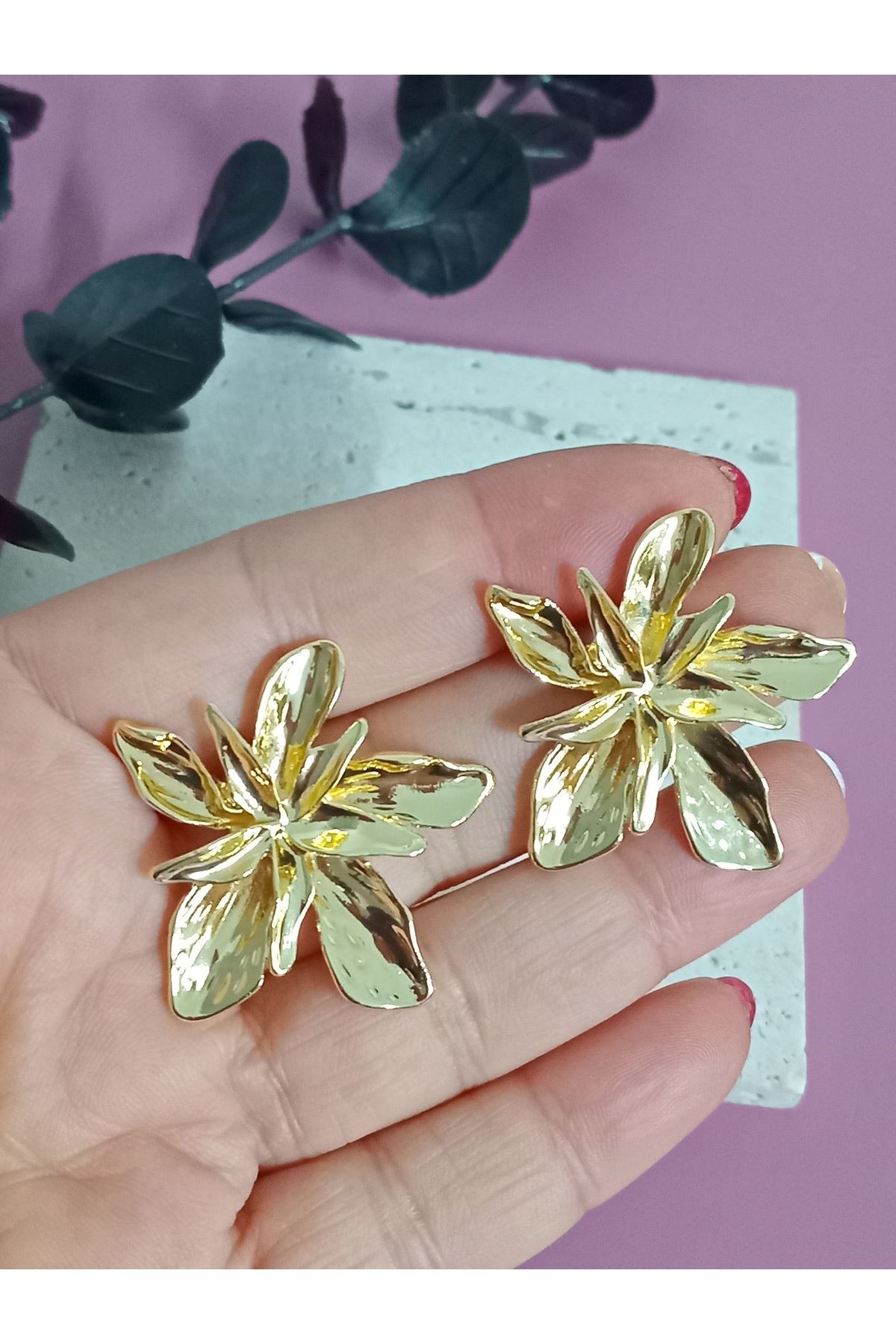 Gold Çiçek Küpe