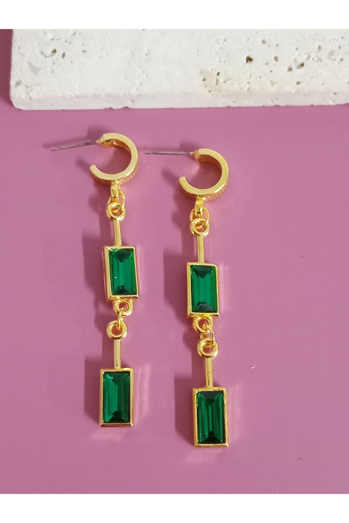 Yeşil Taşlı Gold Uzun Küpe