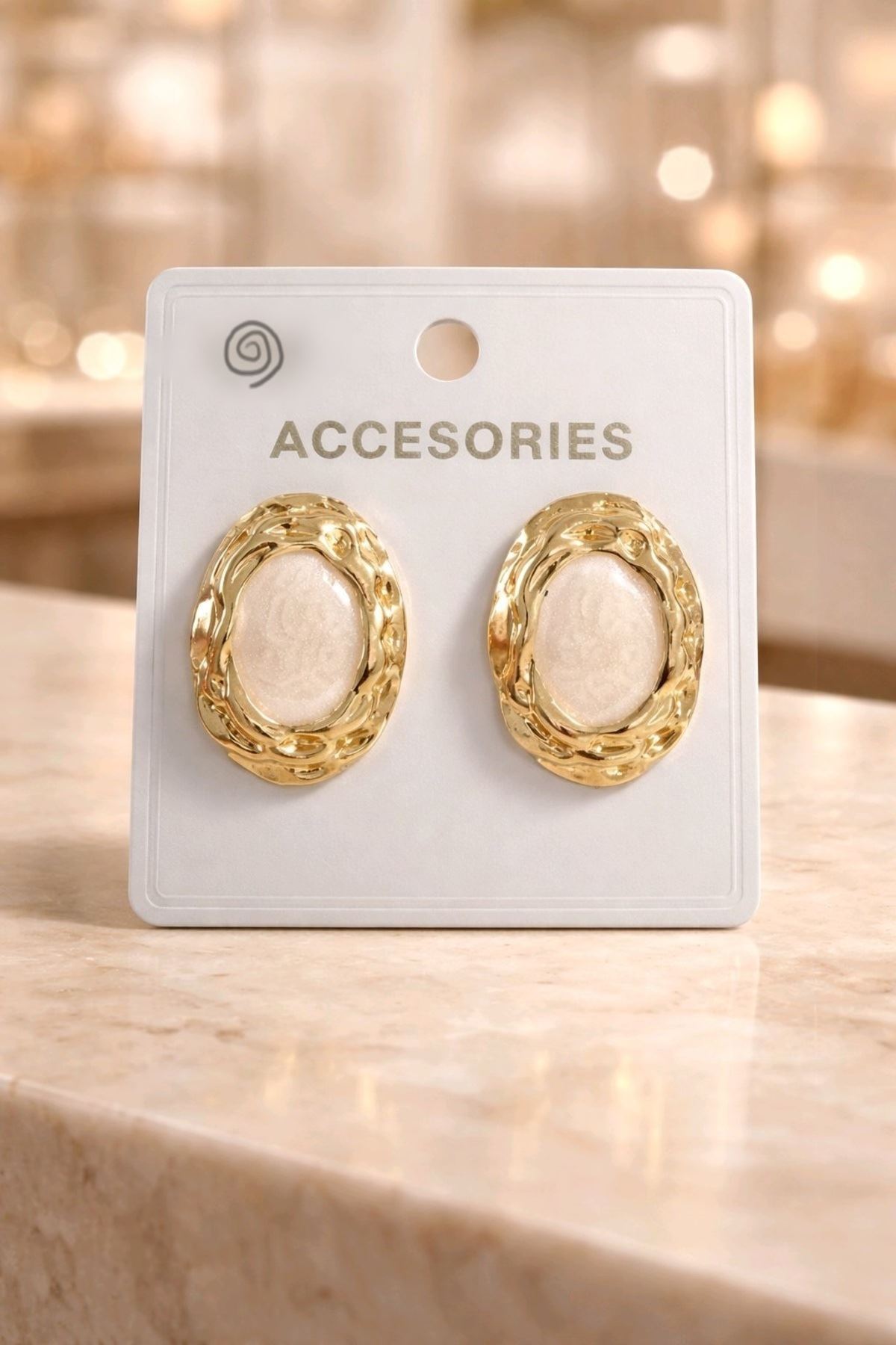 Gold Beyaz Sedefli Oval Basic Küpe