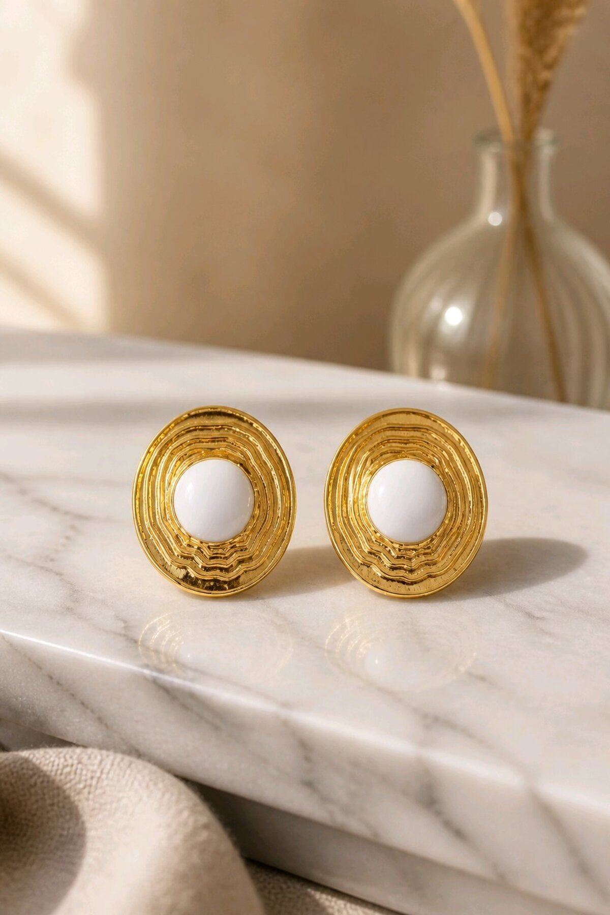 Gold Beyaz Mineli Oval Küpe, Uzunluk:2cm
