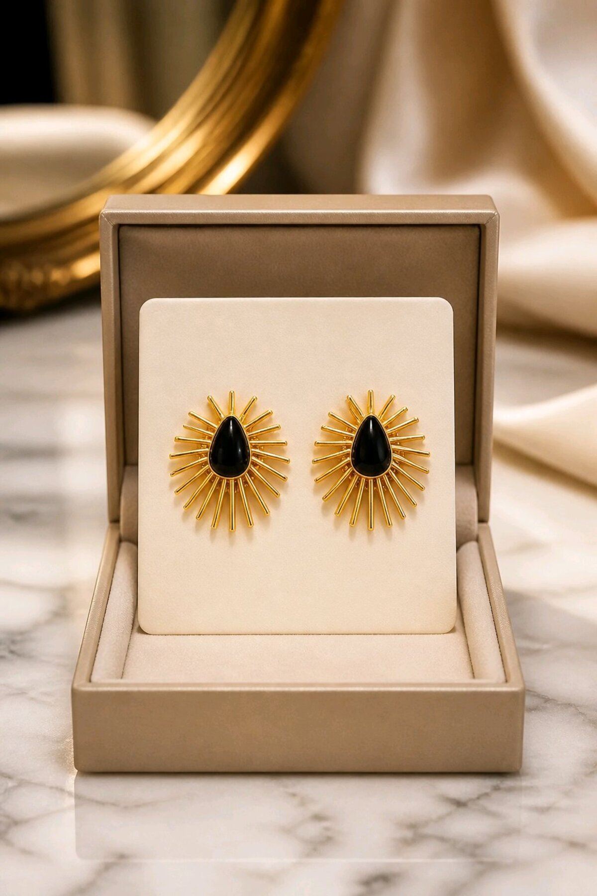Gold Siyah Mineli Oval Küpe, Uzunluk:2 cm