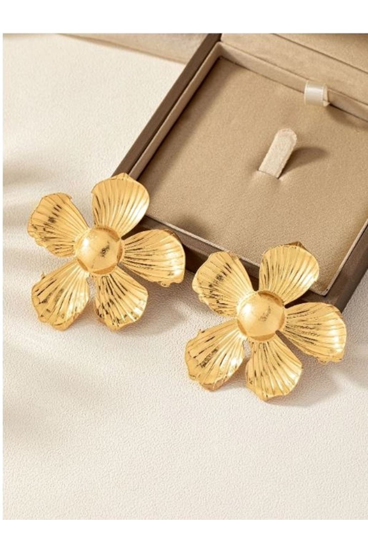 Gold Büyük Flower Çiçek Kadın Küpe, Çok Hafif