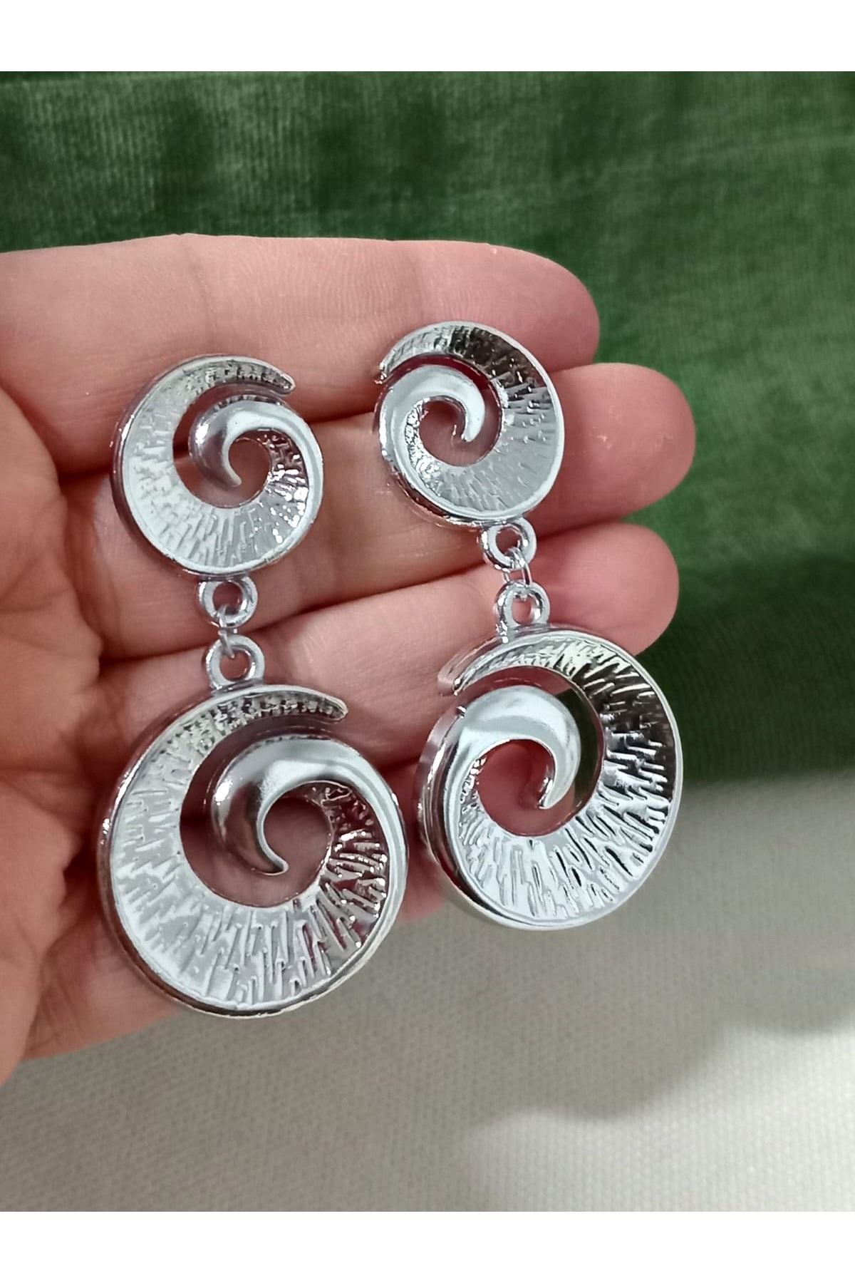 Gümüş Sallantılı Trend Şık  Kadın Küpe