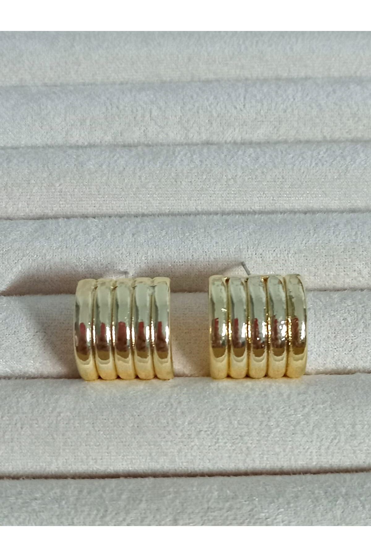 Gold Vintage Stil C-Şekilli Kadın Küpe