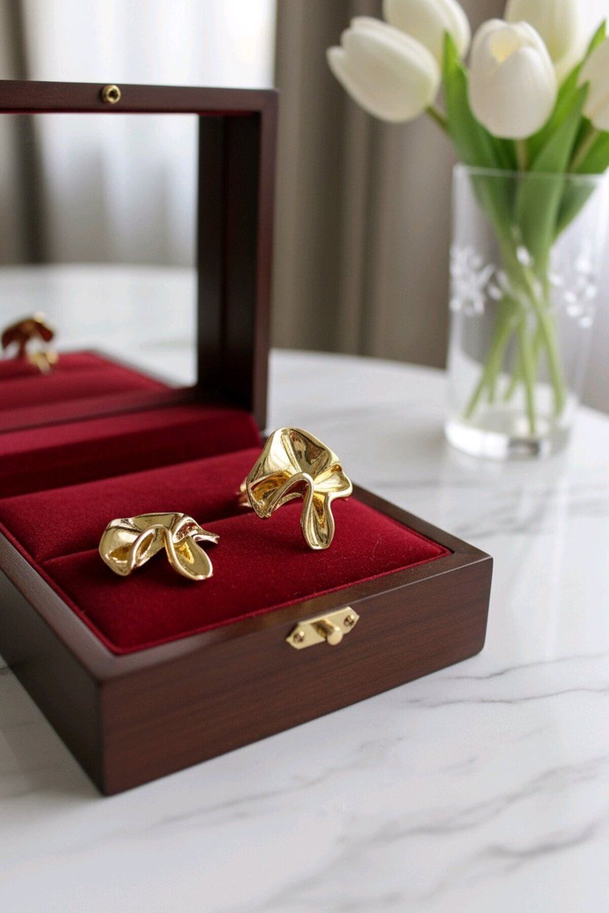 Gold Asimetrik Kadın Küpe