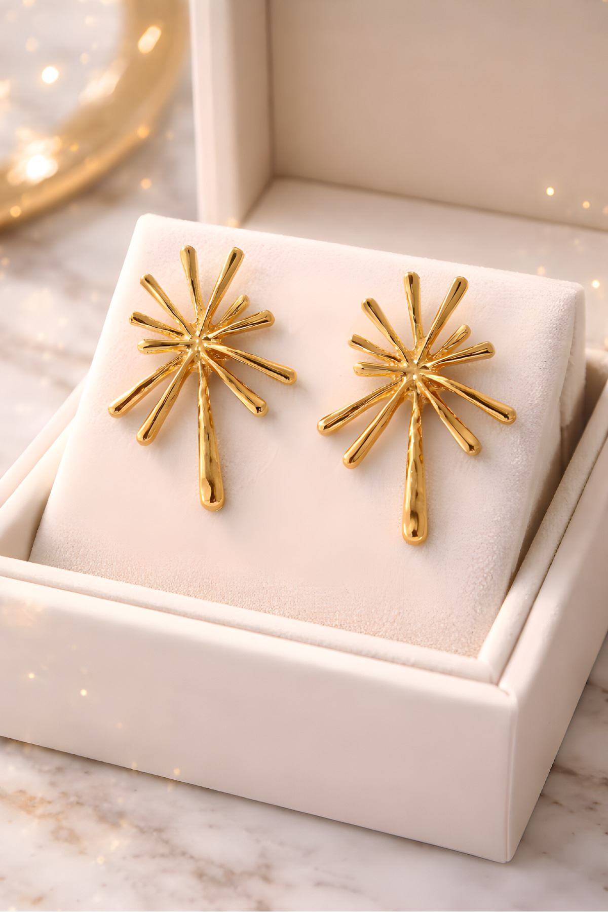 Gold Asimetrik Günlük Kadın Küpe