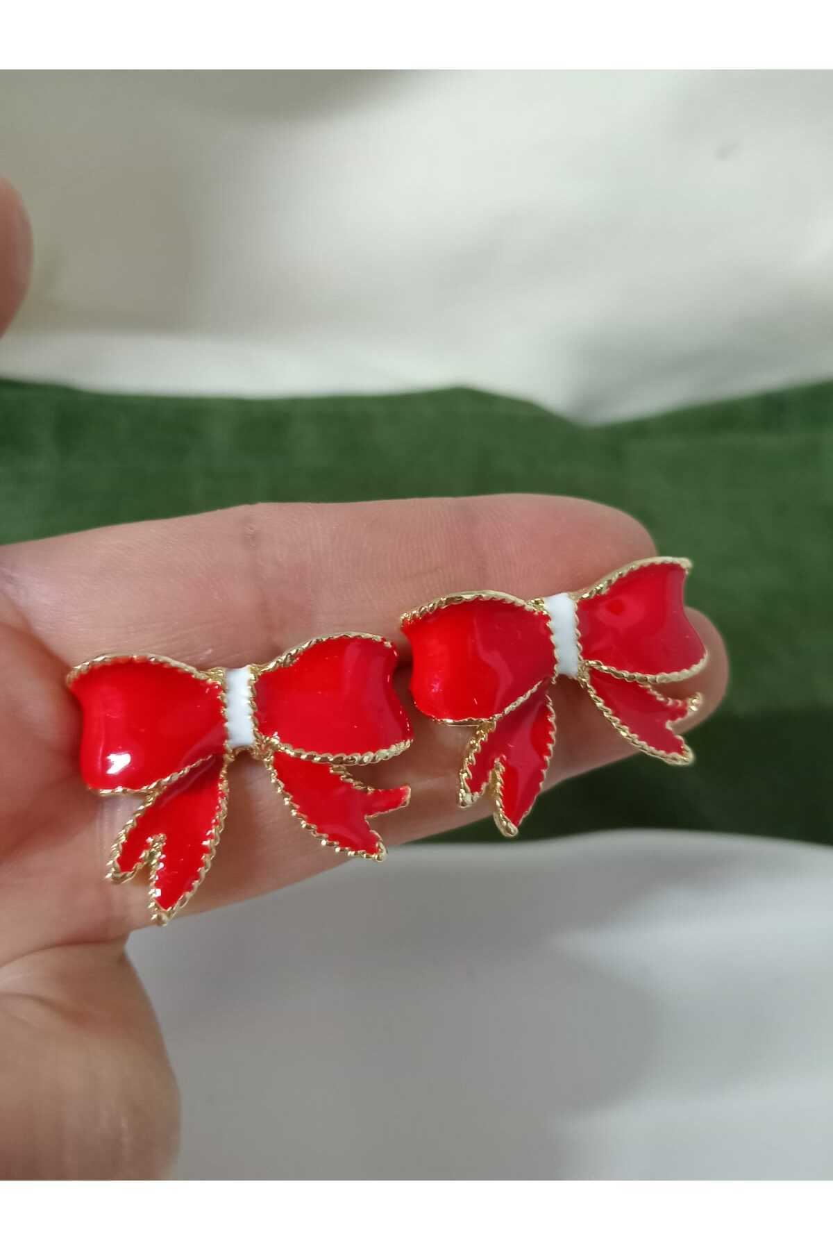 Kırmızı Mineli Fiyonk Şık Küpe