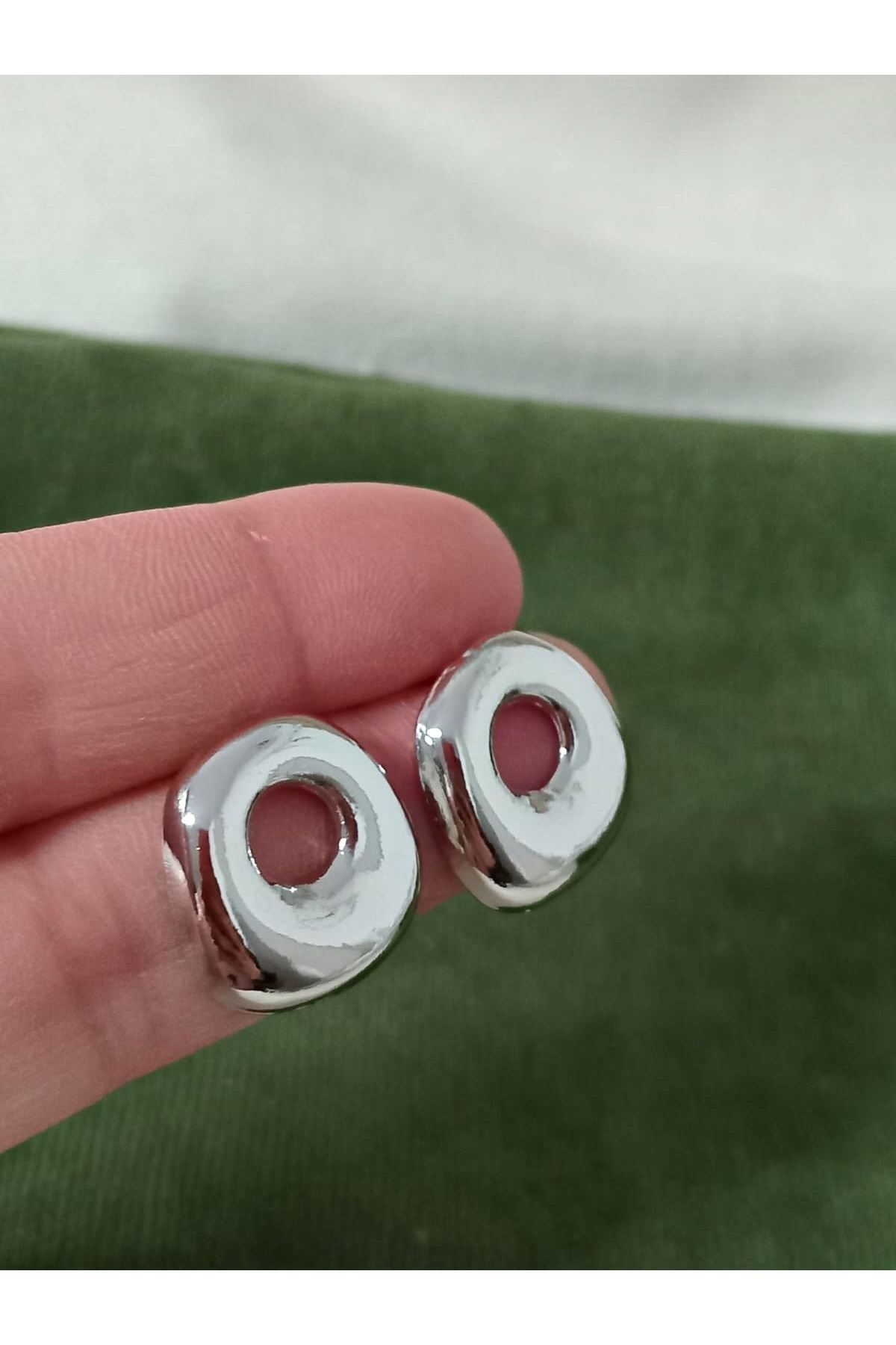 Gümüş Ortası Delik Şık Günlük Kadın Küpe