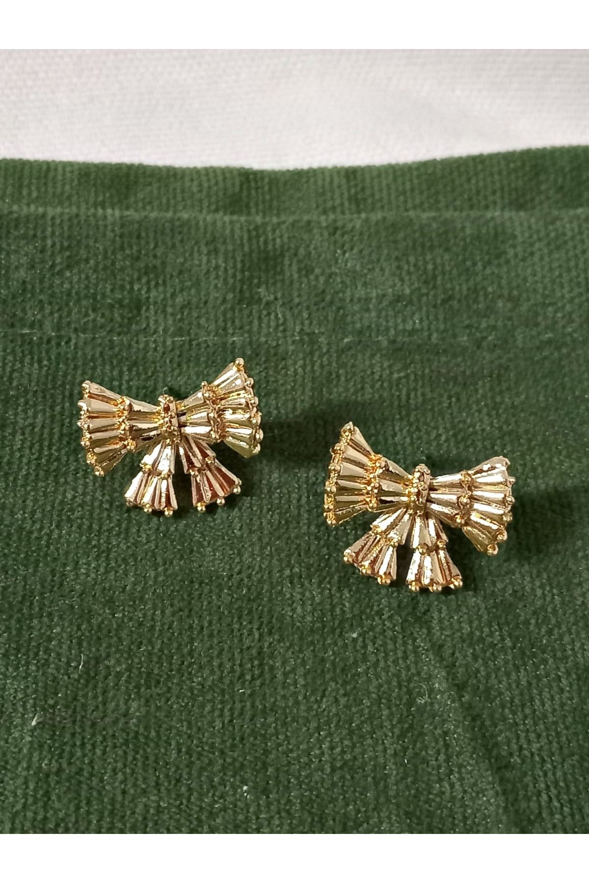 Gold Fiyonk Hafif Şık Kadın Küpe