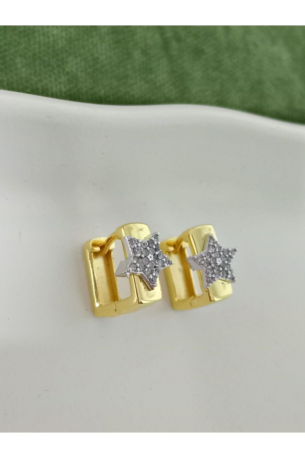 Gold Taşlı Yıldız Şık Kadın Küpe