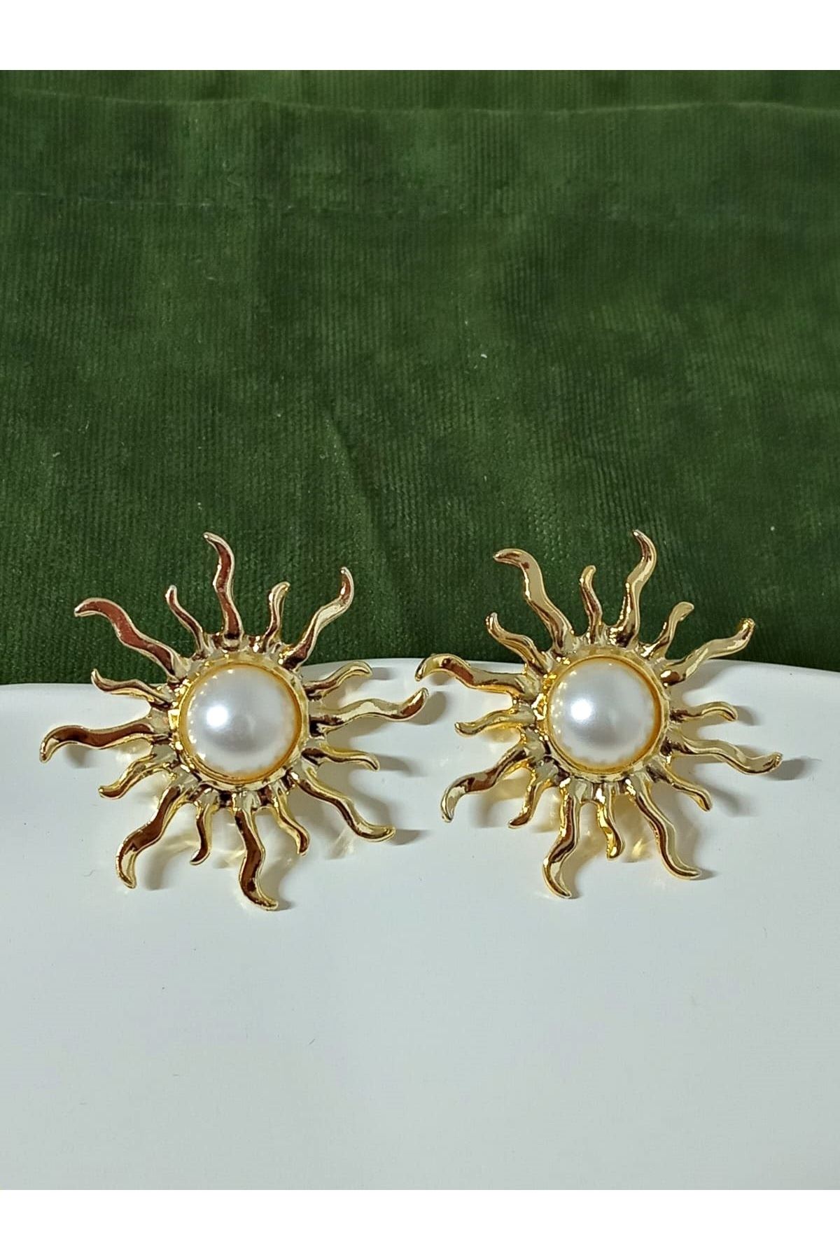 Gold Ortası Incili Güneş Form Şık Kadın Küpe