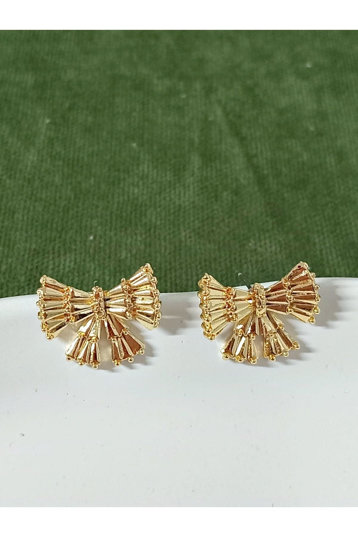 Gold Fiyonk Hafif Şık Kadın Küpe
