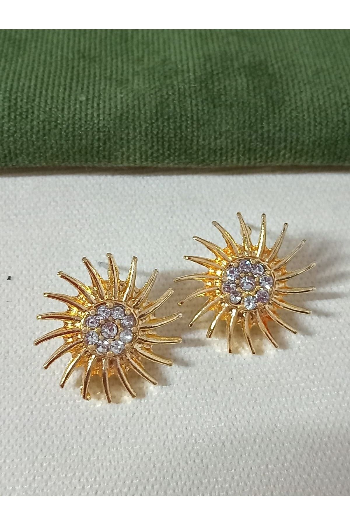 Gold Ortası Taşlı Güneş Şık Kadın Küpe