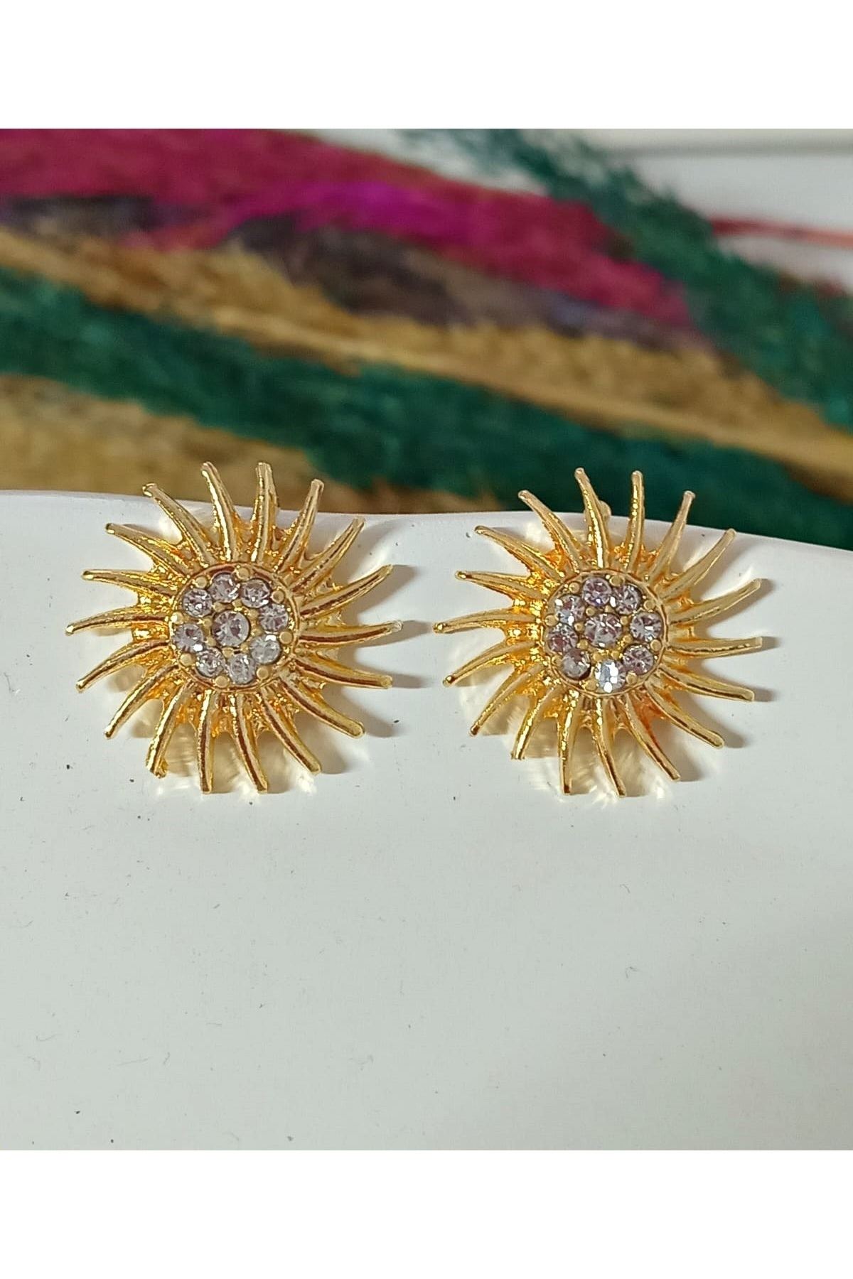 Gold Ortası Taşlı Güneş Şık Kadın Küpe