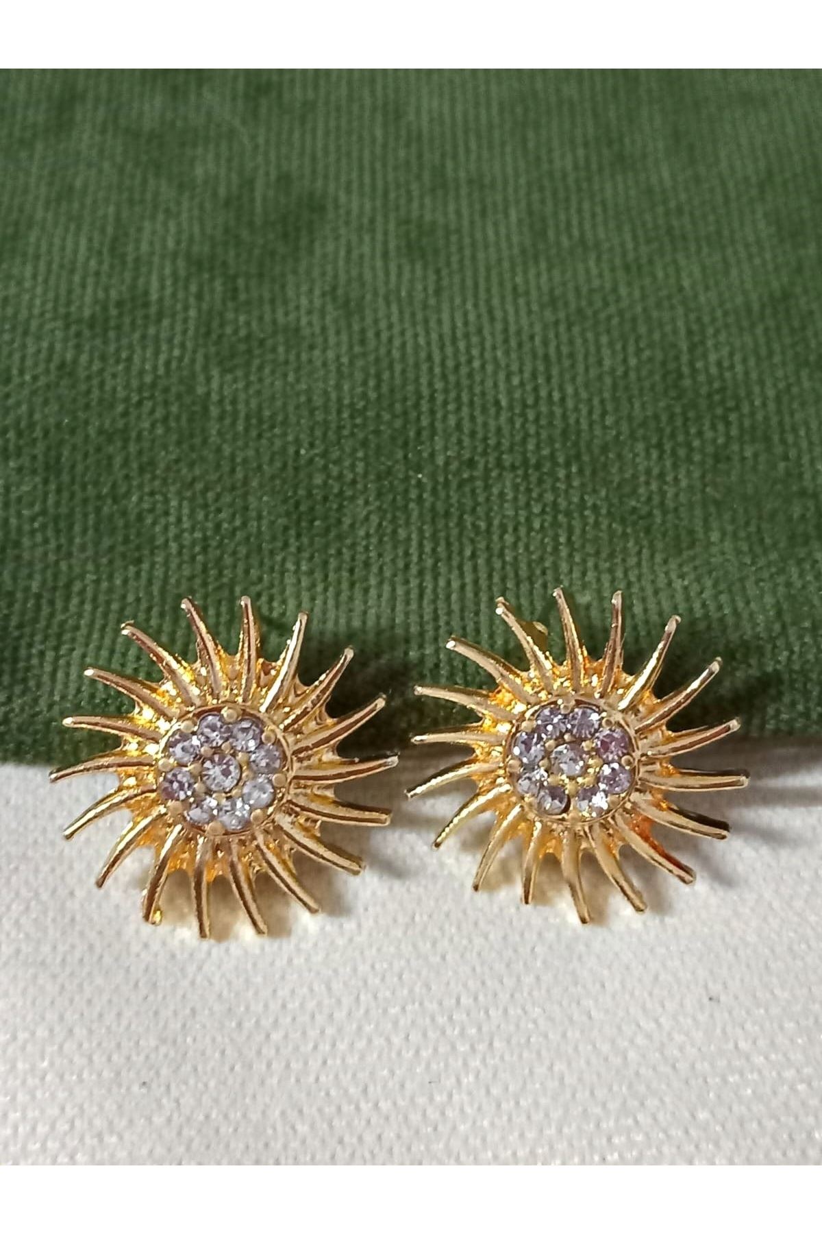 Gold Ortası Taşlı Güneş Şık Kadın Küpe