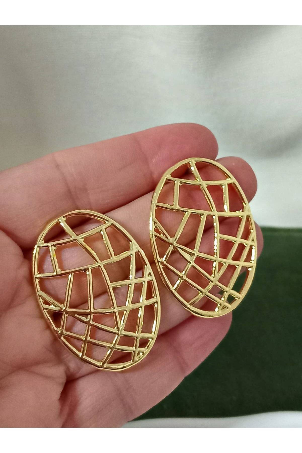 Gold Kafes Hafif Kadın Küpe