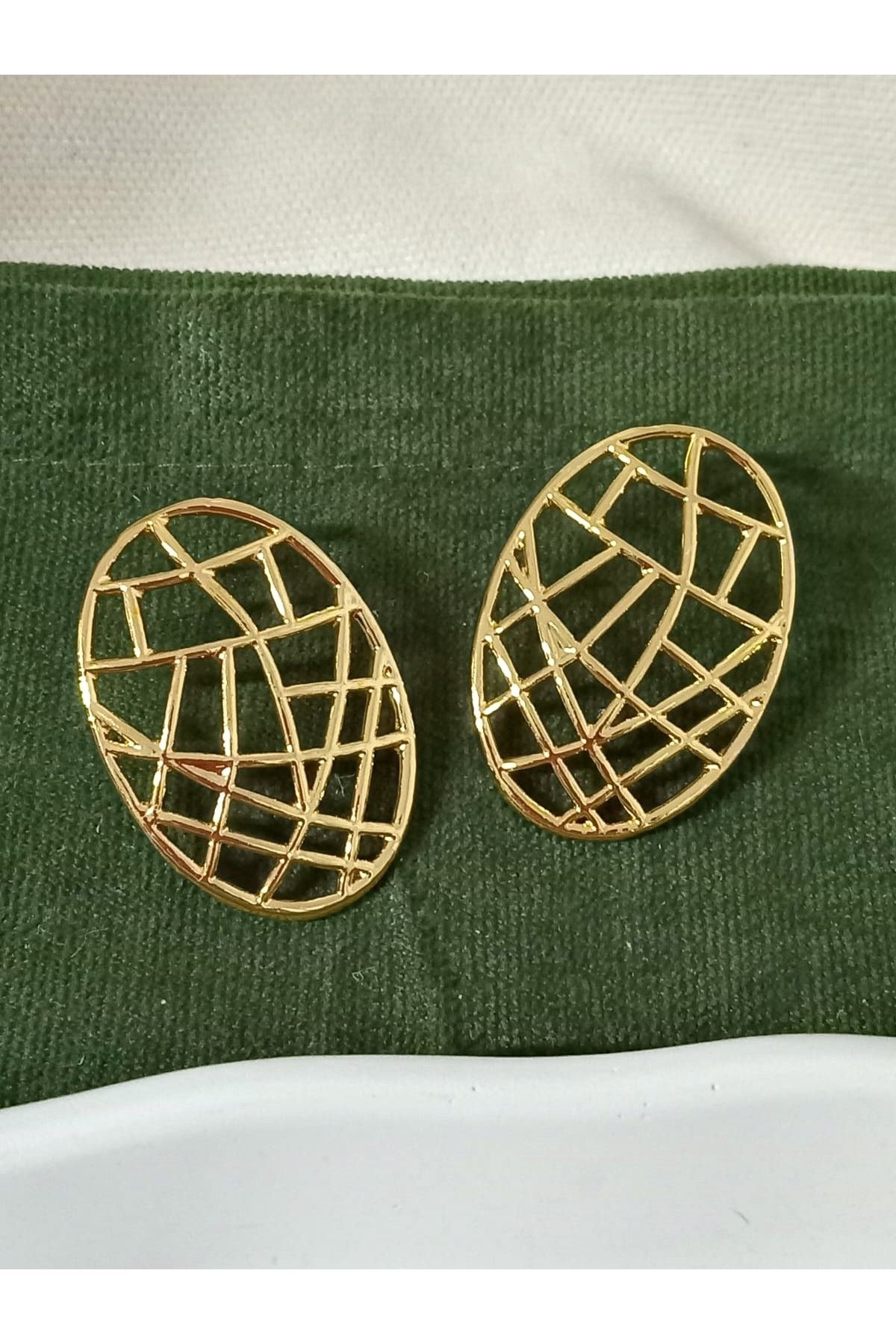 Gold Kafes Hafif Kadın Küpe