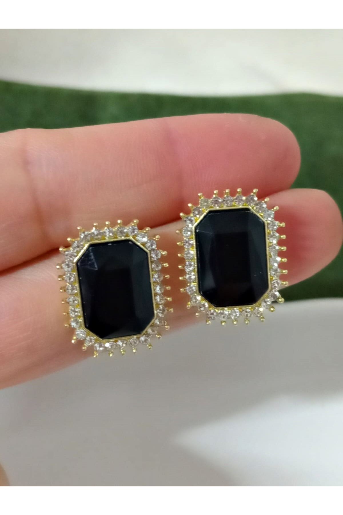 Siyah Taşlı Gold Kadın Küpe