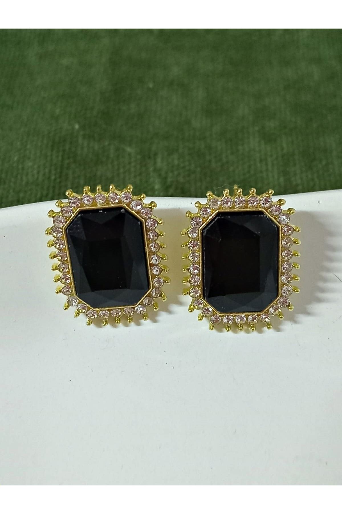 Siyah Taşlı Gold Kadın Küpe
