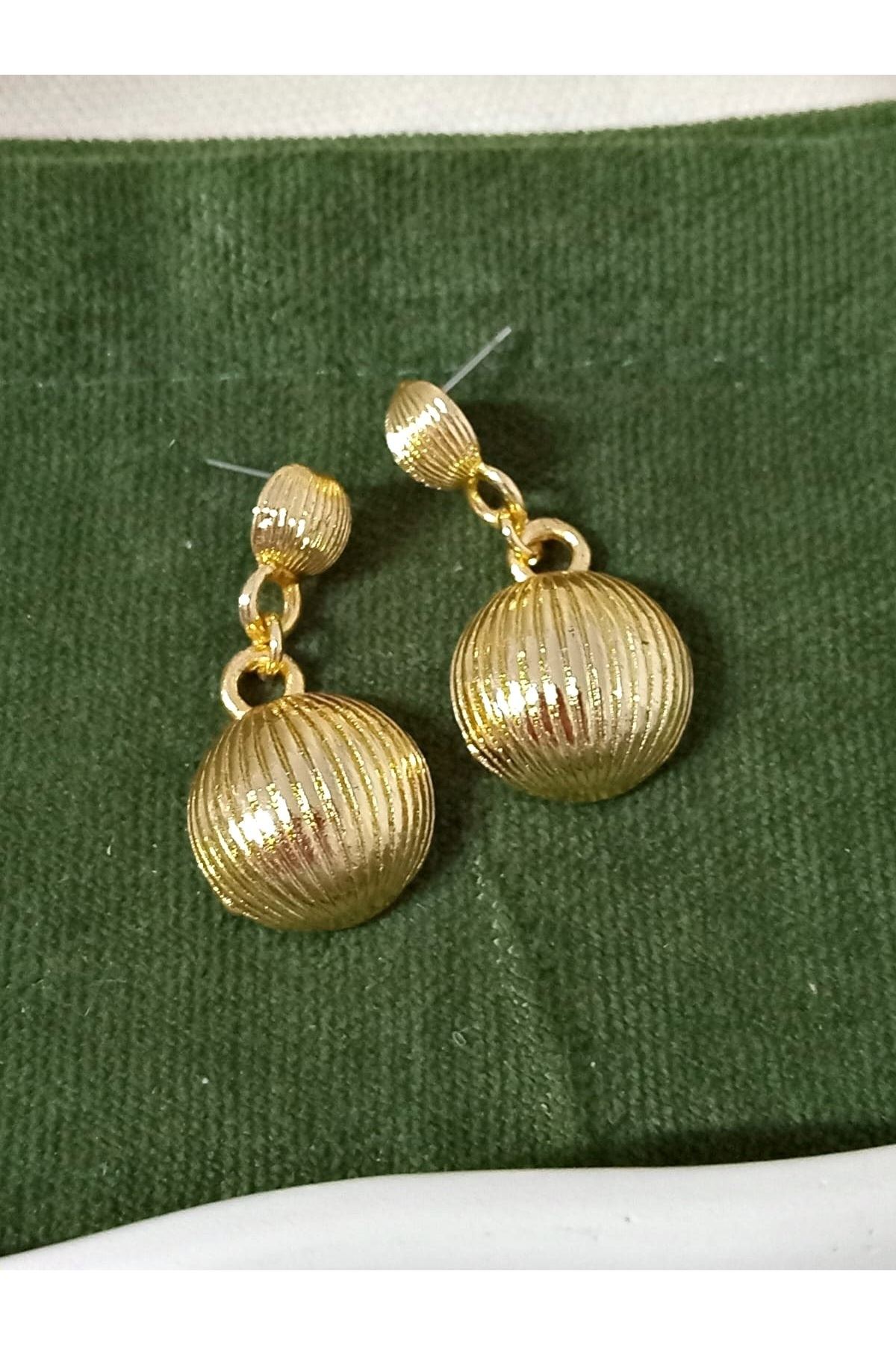 Gold Yuvarlak Hafif Sallantılı Kadın Küpe