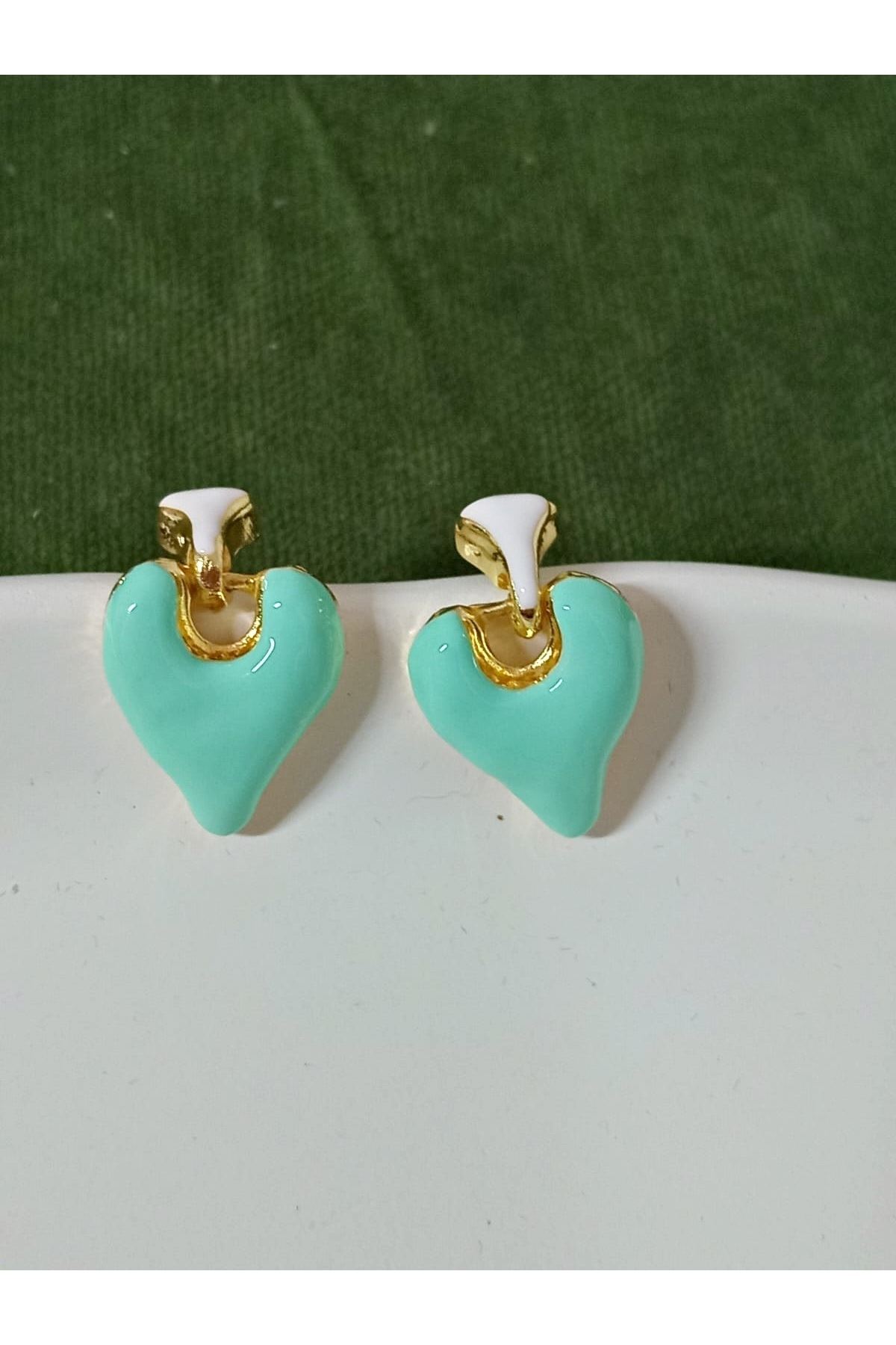 Mint Yeşili Mineli Kalp Hafif Şık Kadın Küpe