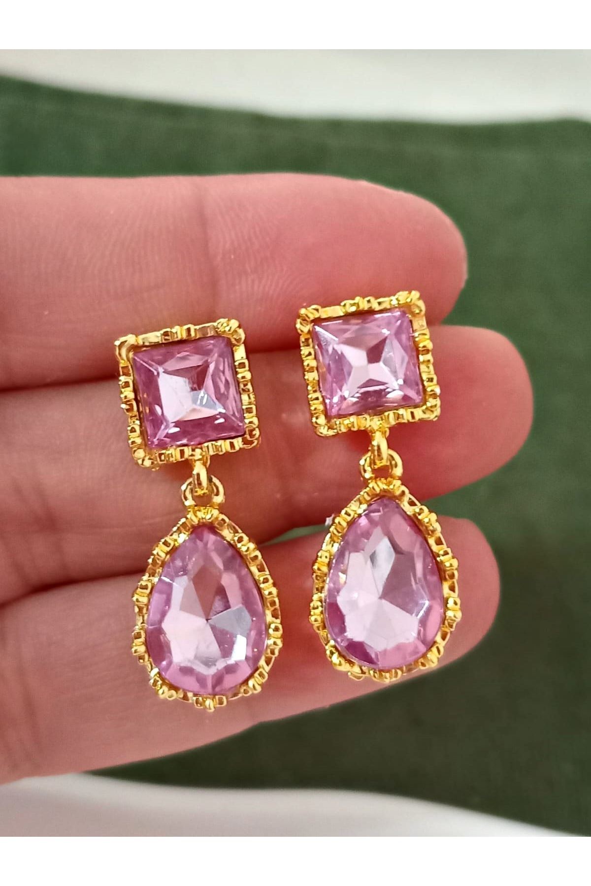 Açık Pembe Taşlı Gold Kadın Küpe