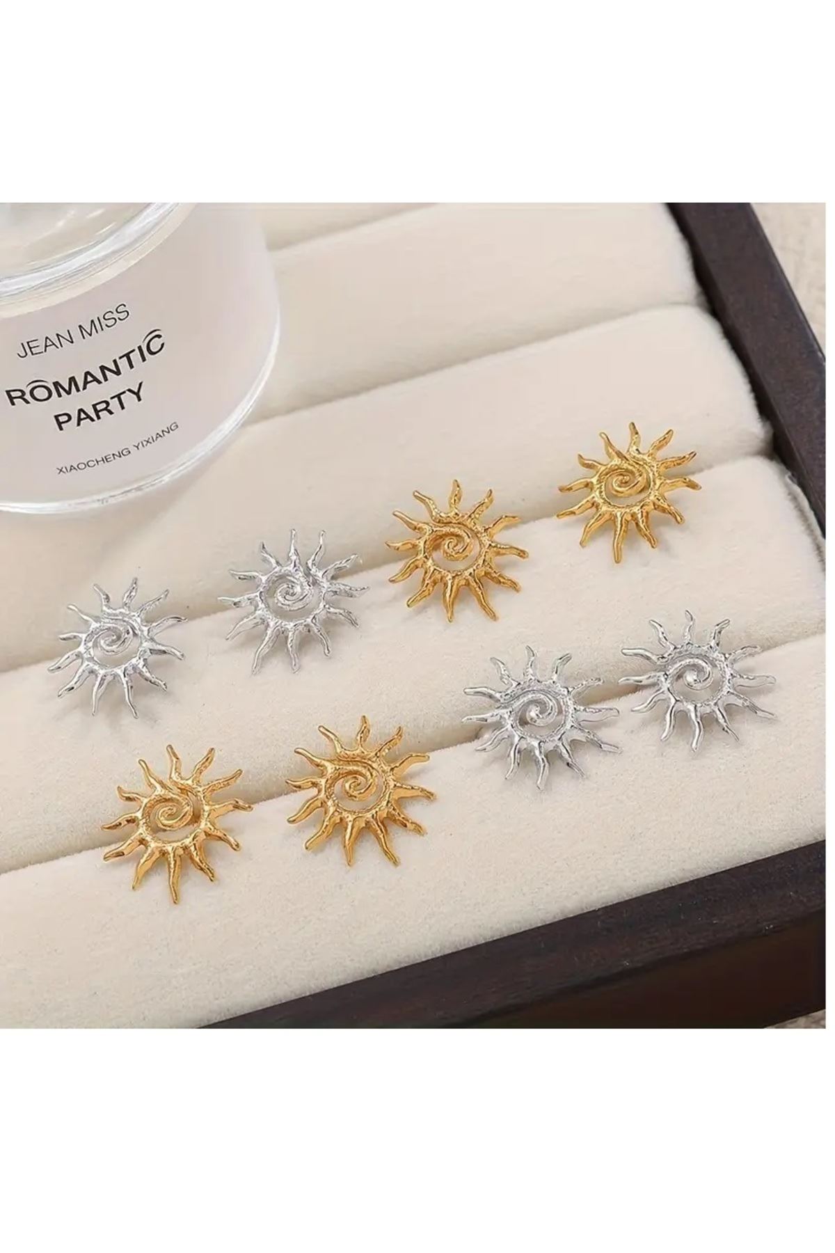 Gümüş Güneş Çivi Kadın Küpe, 3,5cm