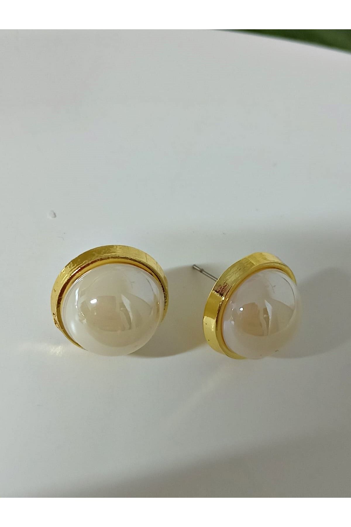 Gold Küçük Krem Düğme Kadın Küpe