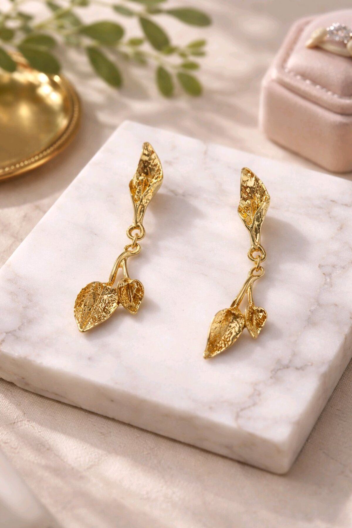 Gold Yaprak Küpe