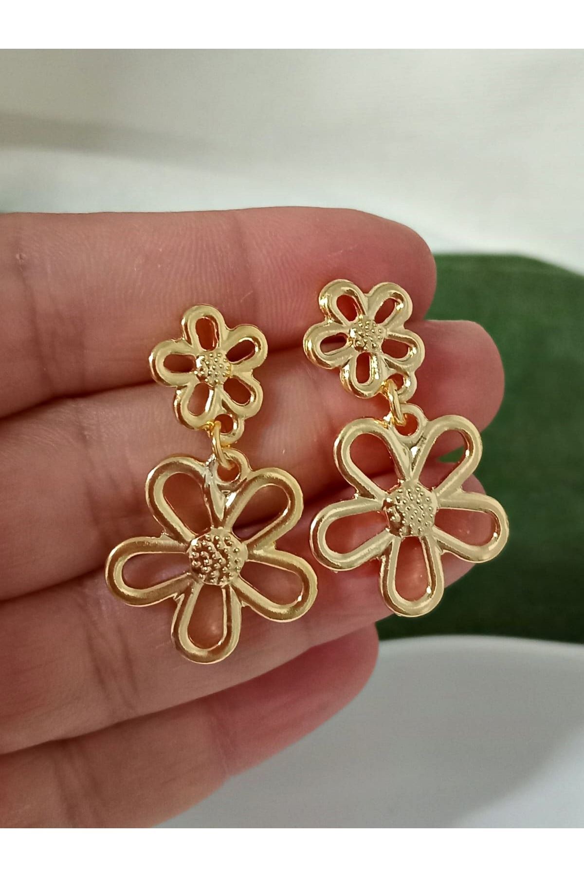 Gold Çift Papatya Kadın Küpe