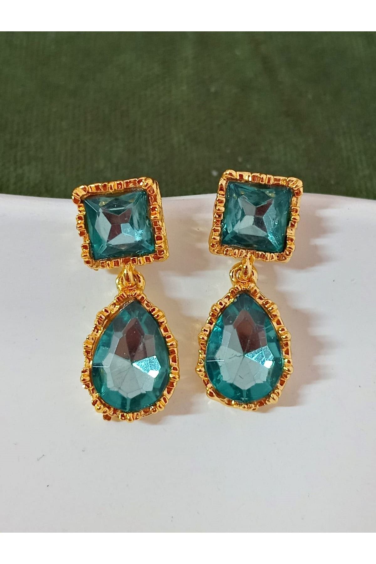 Yeşil Taşlı Gold Kadın Küpe