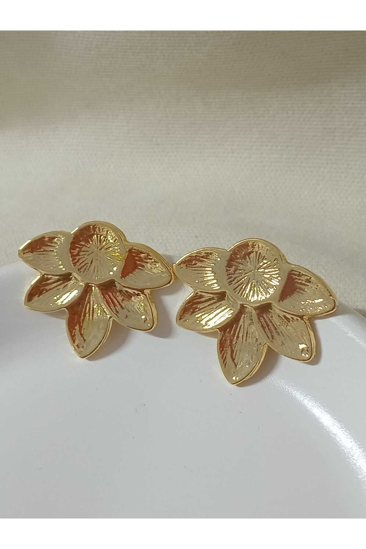 Gold Yarım Çiçek Şık Hafif Kadın Küpe