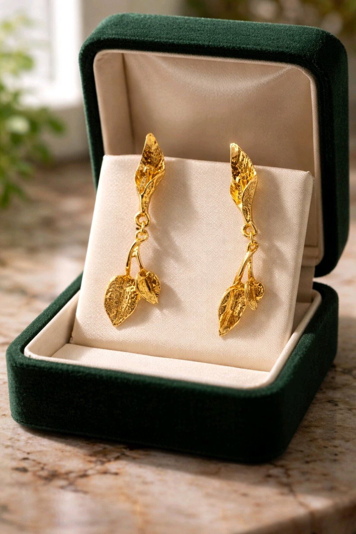 Gold Yaprak Küpe