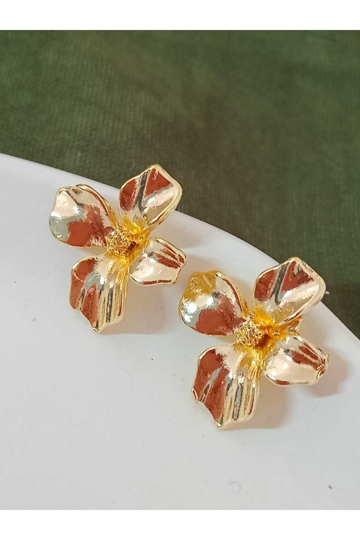 Gold Çiçek Hafif Küçük Kadın Küpe