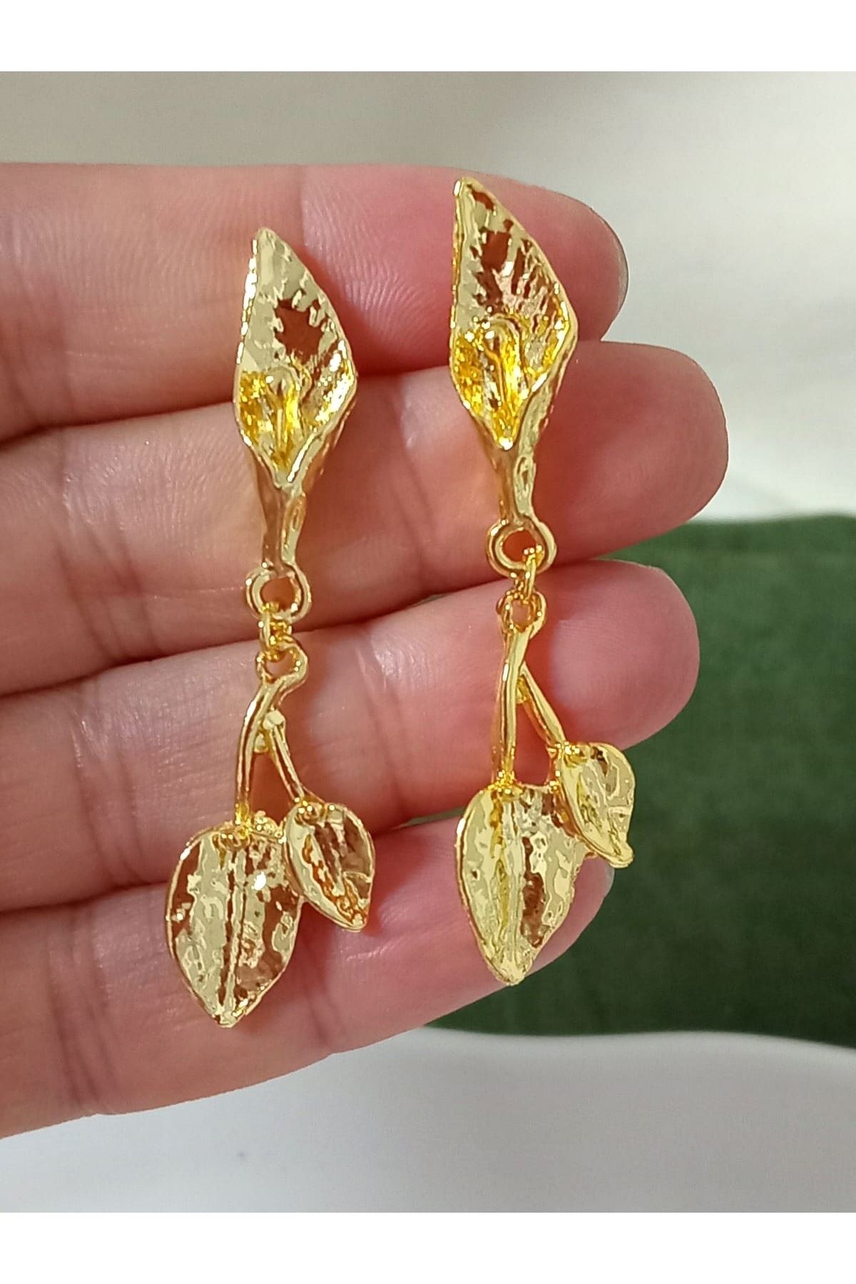 Gold Yaprak Küpe