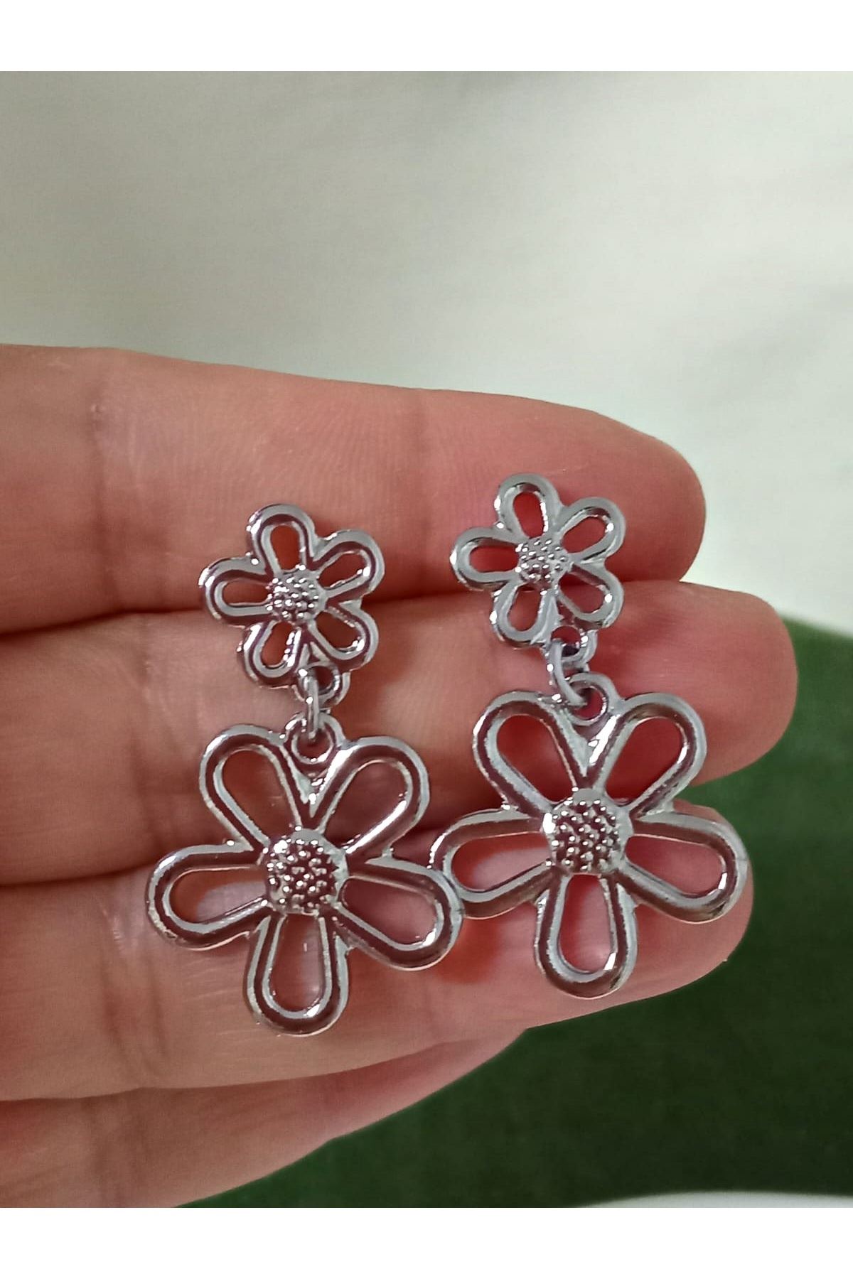 Gümüş Çift Papatya Kadın Küpe