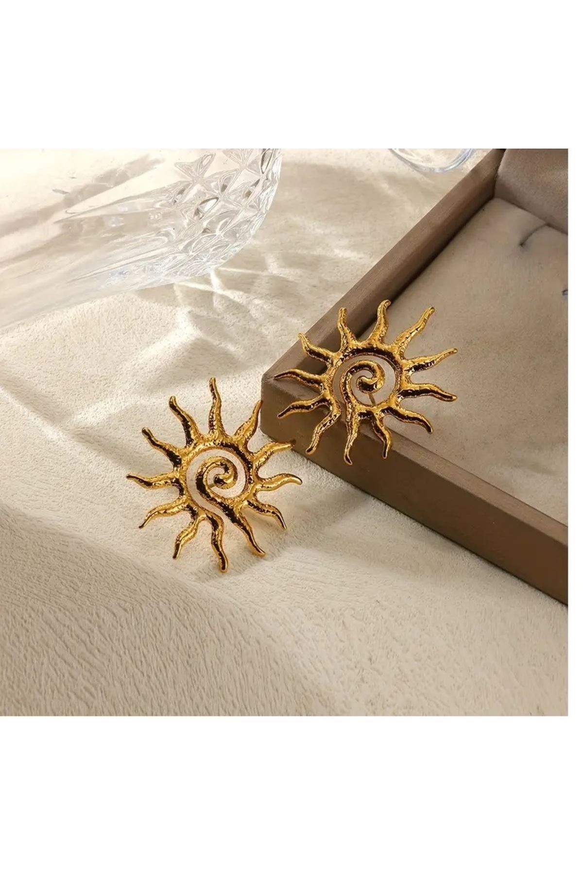 Gold Güneş Çivi Kadın Küpe, 3,5cm
