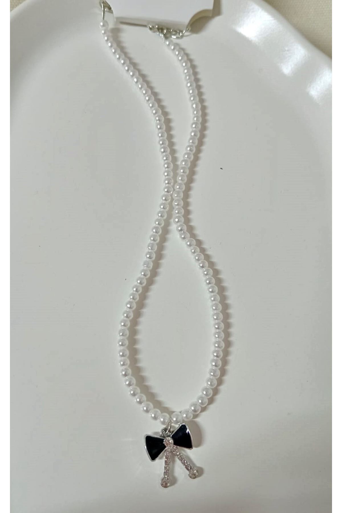 Fiyonk Sallantılı Suni İncili Choker Kolye