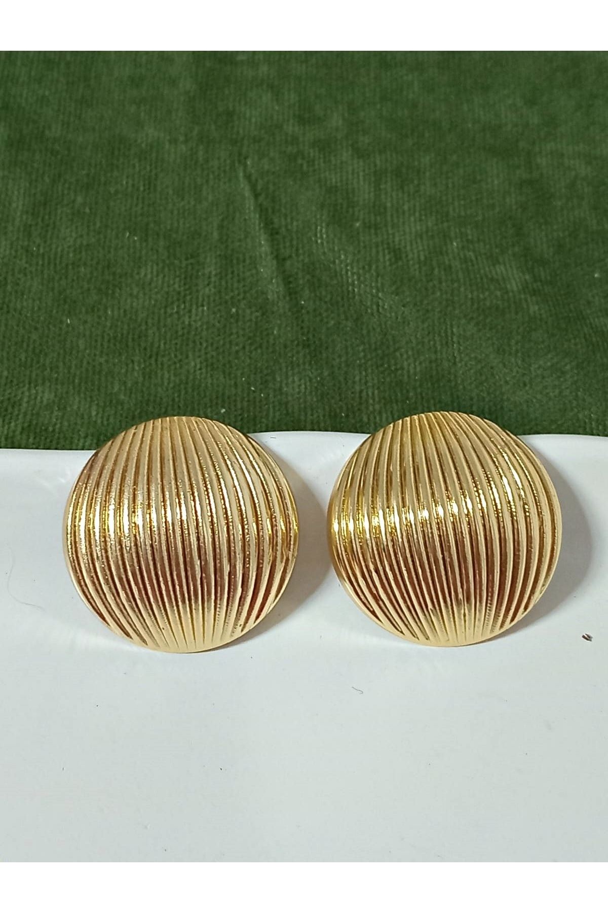 Gold Çizgi Detaylı Bombe Küpe