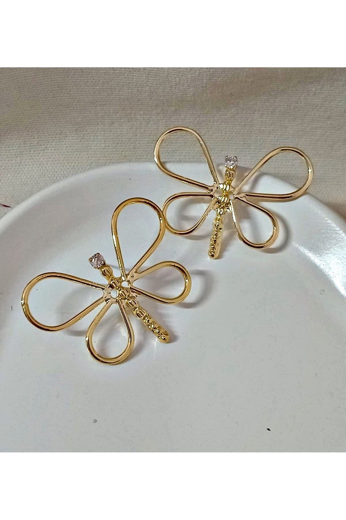Gold Büyük Kelebek Şık Hafif Kadın Küpe