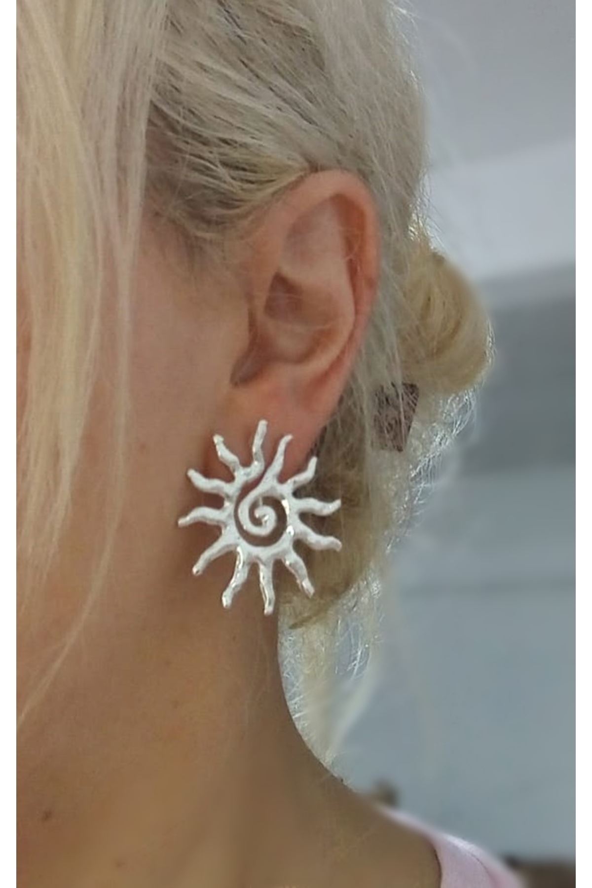 Gümüş Güneş Çivi Kadın Küpe, 3,5cm