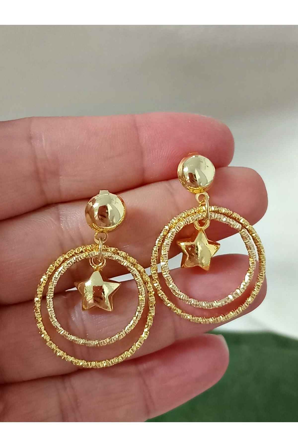 Gold Yıldız Çember Hafif Kadın Küpe